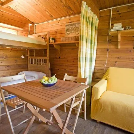 Casette Nel Parco بيت للعطل